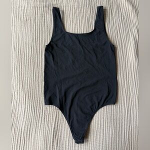 SKIMS SOFT SMOOTHING THONG BODYSUIT
